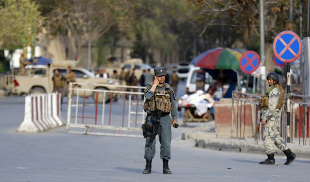 Srbi zarobljeni u Kabulu ne mogu da napuste Avganistan: „Situacija je izmakla kontroli“