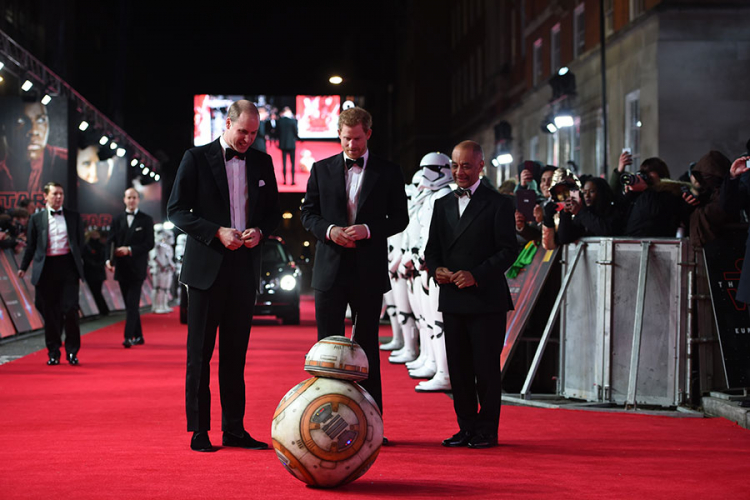 Vilijam i Hari na premijeri "Ratova zvijezda" u Londonu