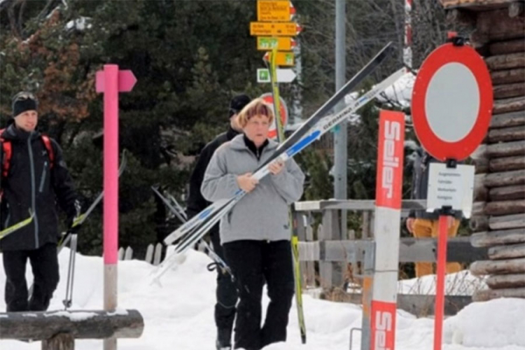 Angela Merkel za Božić na skijanju u Švajcarskoj