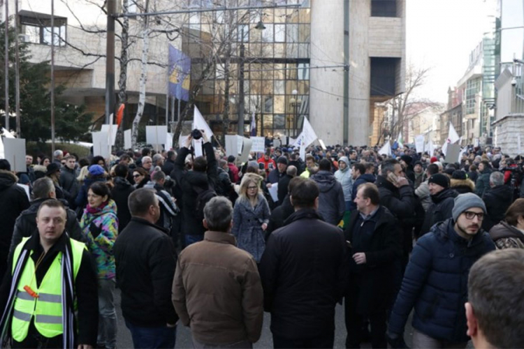 Sindikalci i bivši borci protestuju u Sarajevu