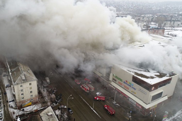 Požar u dva tržna centra, nema povrijeđenih